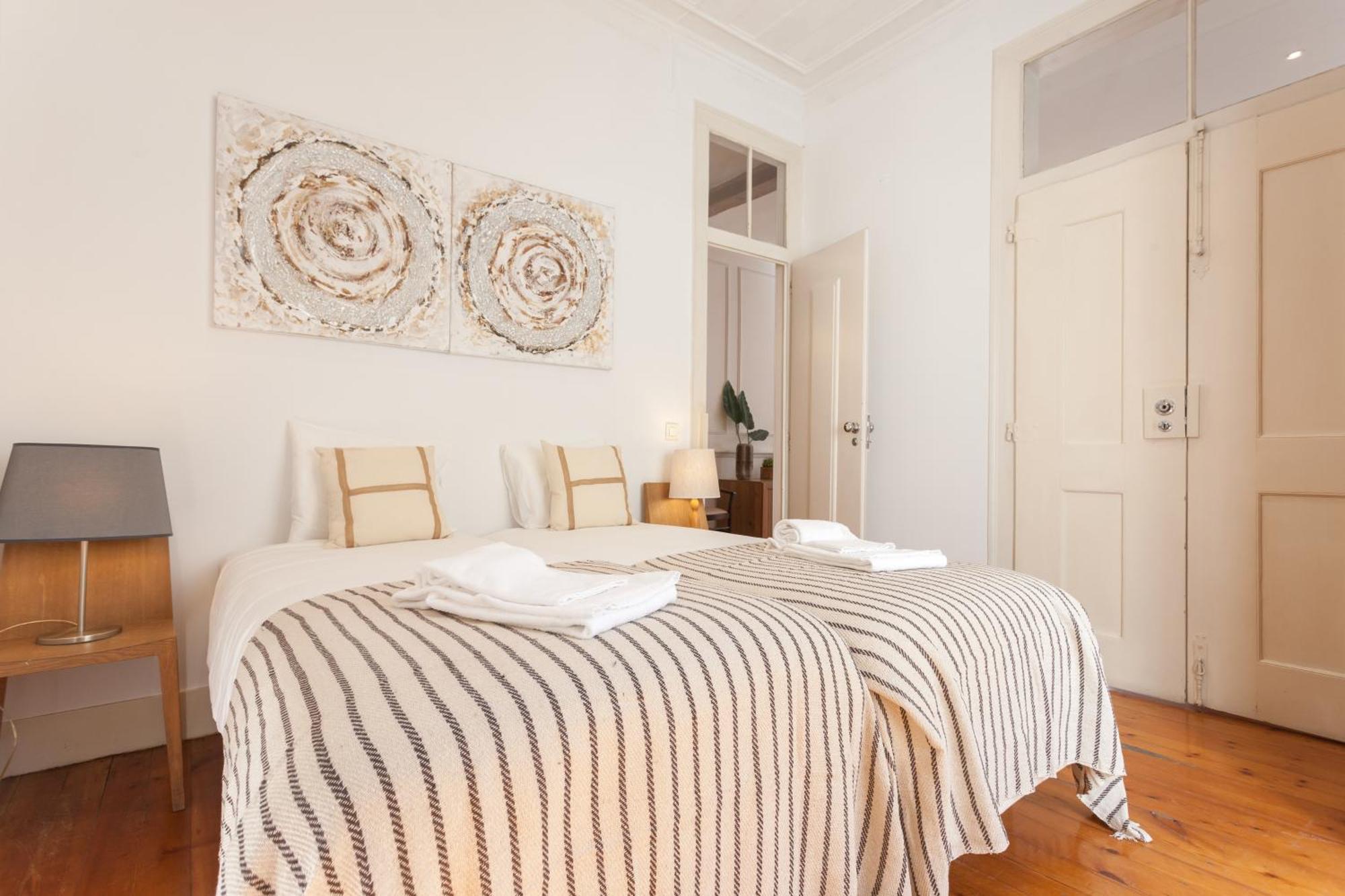 Tejo Vintage Three-Bedroom Apartment - By Lu Holidays Lissabon Exterior foto